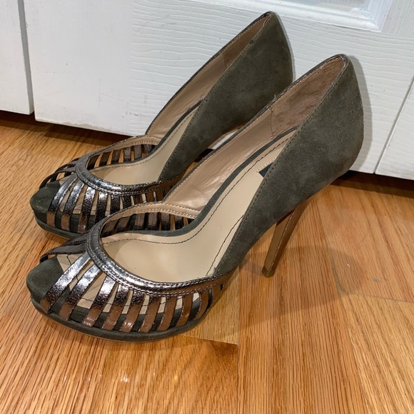 Zara Collection Metallic Silver and  Green Heels - Picture 5 of 5